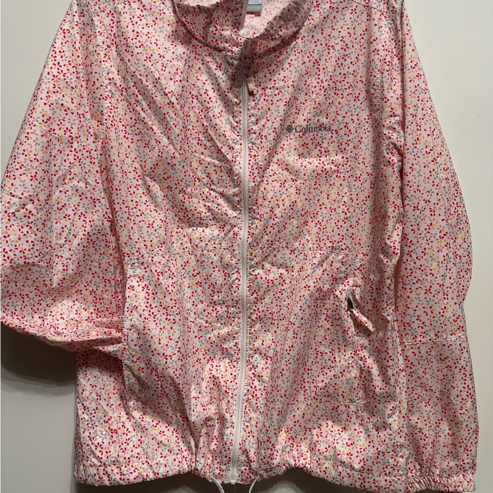Columbia Women’s lightweight jacket/windbreaker EUC Size Medium .. cute design